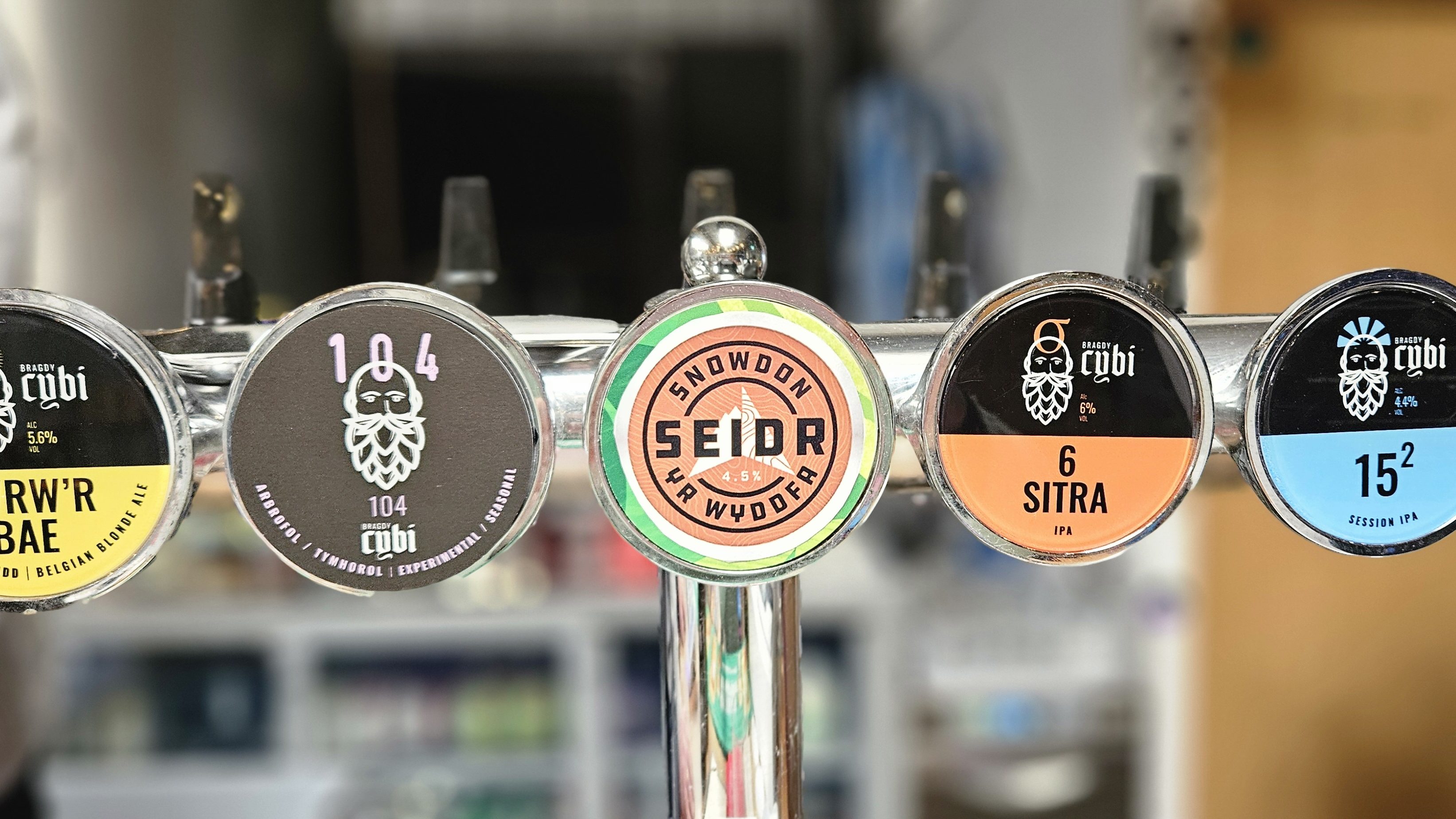 Bwyd a diod Cymraeg / Cymraeg food and drink
